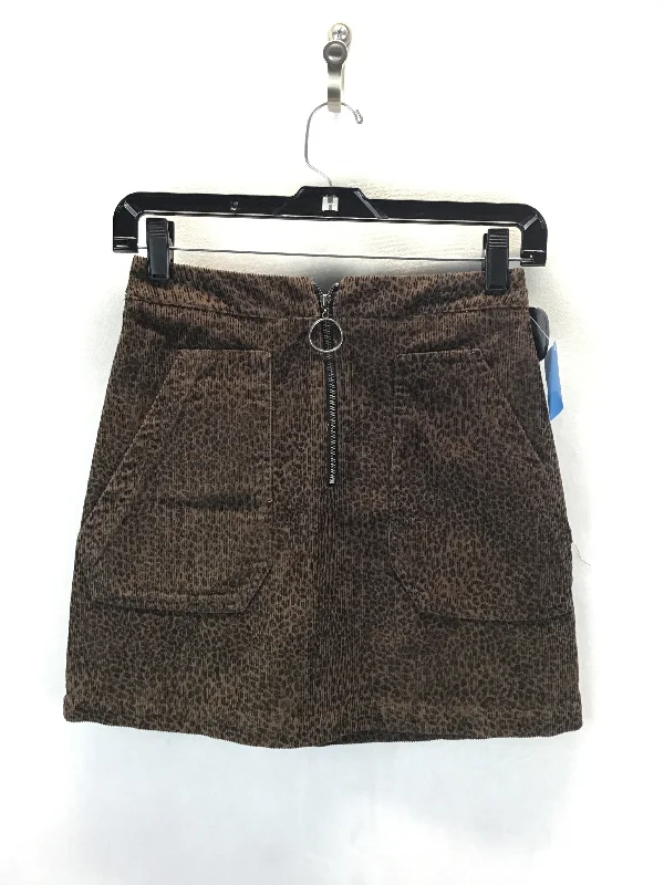 Skirt Mini & Short By Wild Fable In Leopard Print, Size: Xs