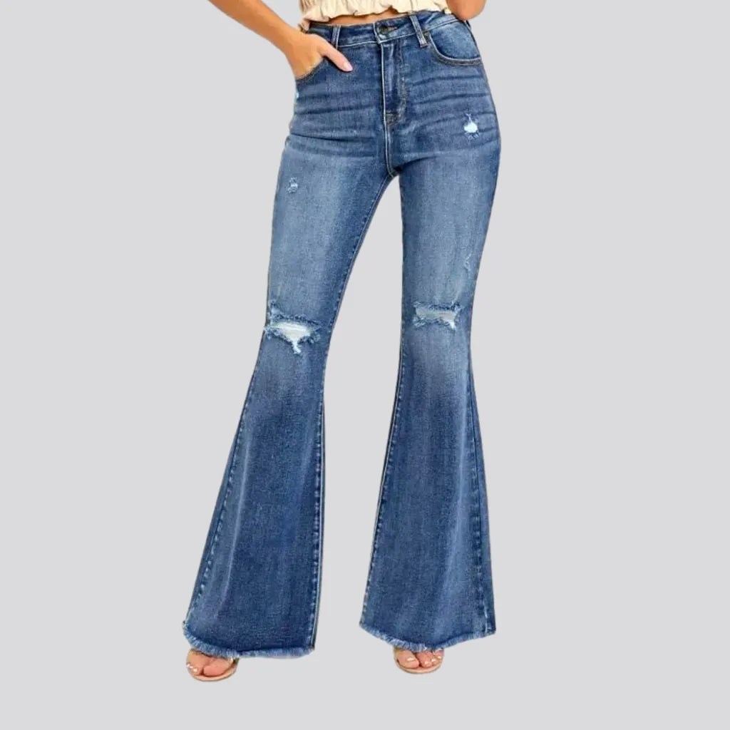 Medium-wash street jeans
 for women